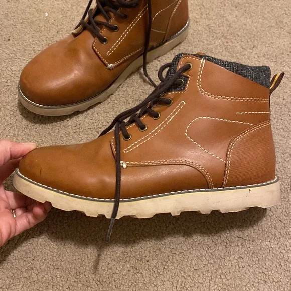 Cat and Jack boots - Picture 2 of 10